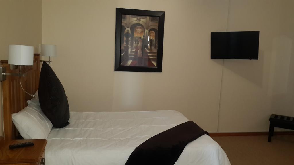 Victoria Hotel Bredasdorp Oda fotoğraf