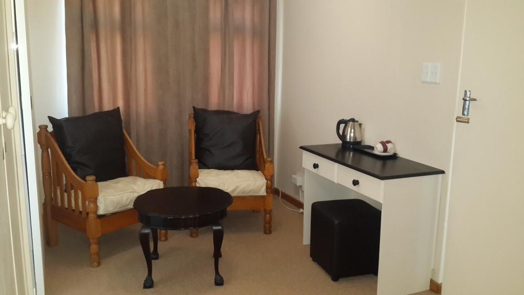 Victoria Hotel Bredasdorp Oda fotoğraf
