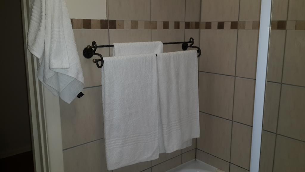 Victoria Hotel Bredasdorp Oda fotoğraf